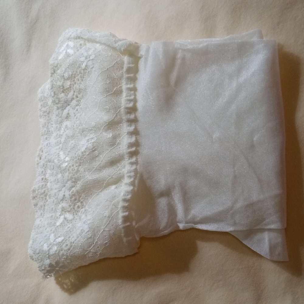 Falke White Lace Sheer Stockings